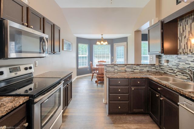 4211 Maplewood Meadows Avenue Avenue, Grand Blanc, MI 48439
