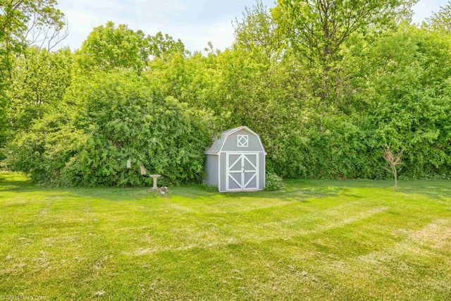 4211 Maplewood Meadows Avenue Avenue, Grand Blanc, MI 48439
