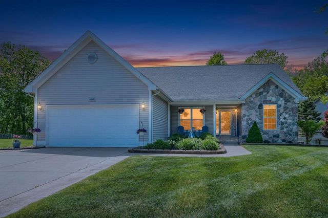 4211 Maplewood Meadows Avenue Avenue, Grand Blanc, MI 48439