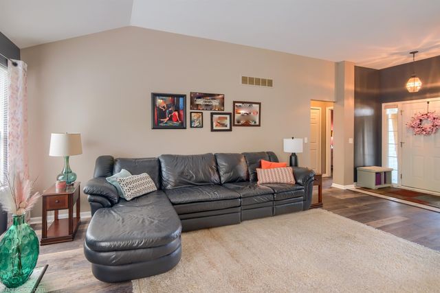 4211 Maplewood Meadows Avenue Avenue, Grand Blanc, MI 48439
