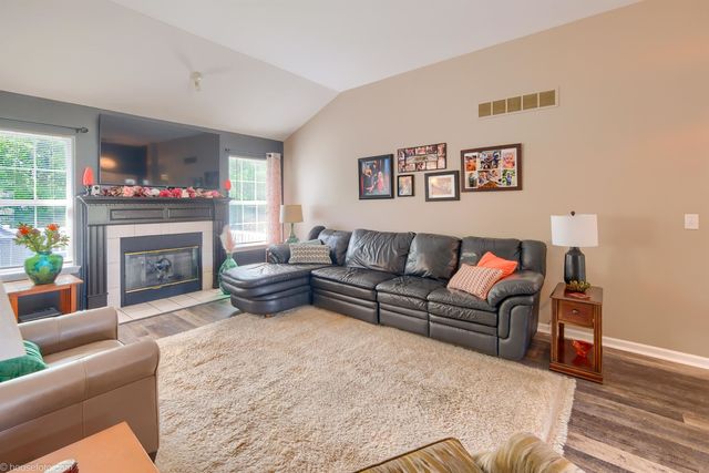 4211 Maplewood Meadows Avenue Avenue, Grand Blanc, MI 48439