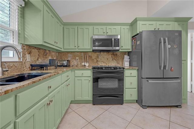 2694 Elmhurst Court, Kennesaw, GA 30152