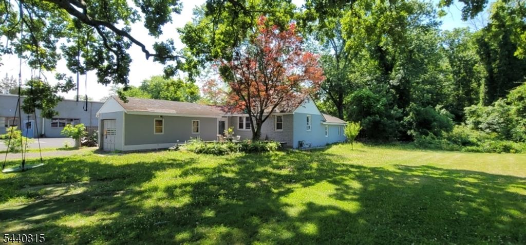 347 Somerset St, Long Hill Twp., NJ 07980