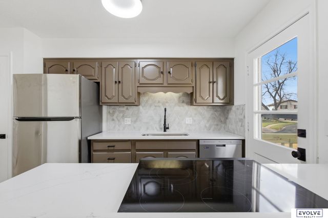 7416 S 85th Street, La Vista, NE 68128