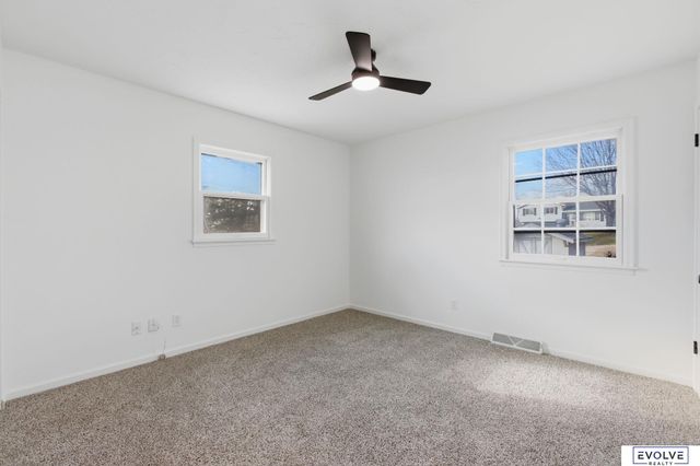 7416 S 85th Street, La Vista, NE 68128