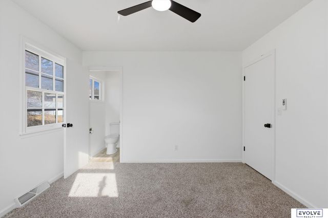 7416 S 85th Street, La Vista, NE 68128