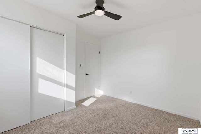 7416 S 85th Street, La Vista, NE 68128