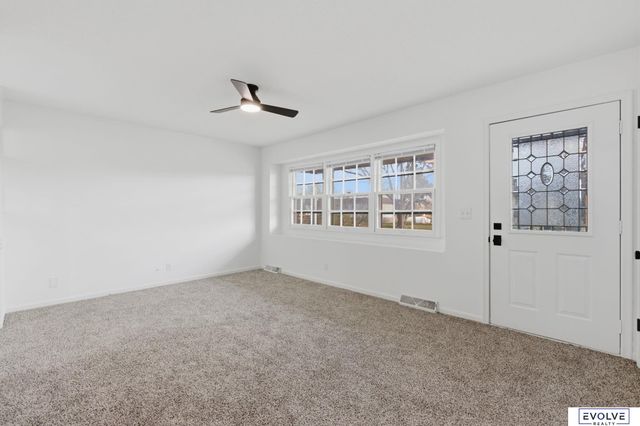 7416 S 85th Street, La Vista, NE 68128