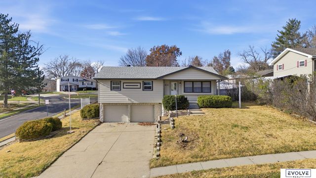 7416 S 85th Street, La Vista, NE 68128
