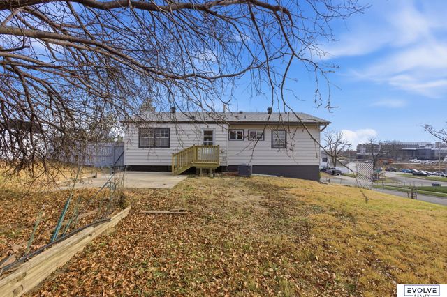 7416 S 85th Street, La Vista, NE 68128