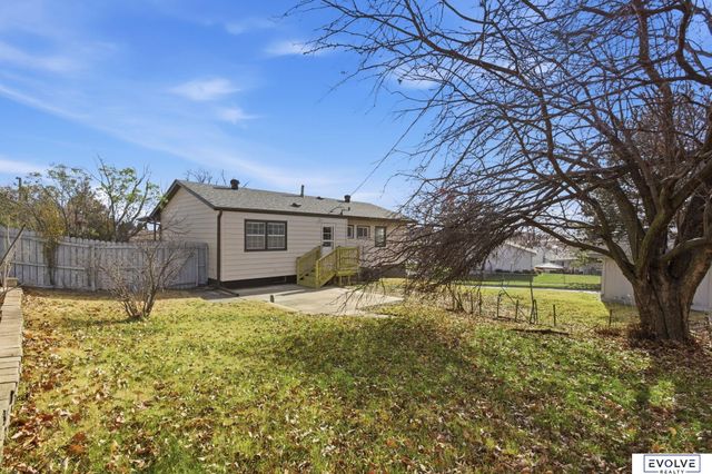 7416 S 85th Street, La Vista, NE 68128