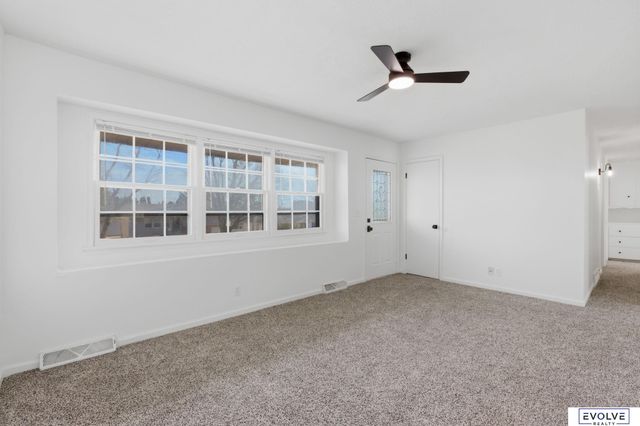 7416 S 85th Street, La Vista, NE 68128