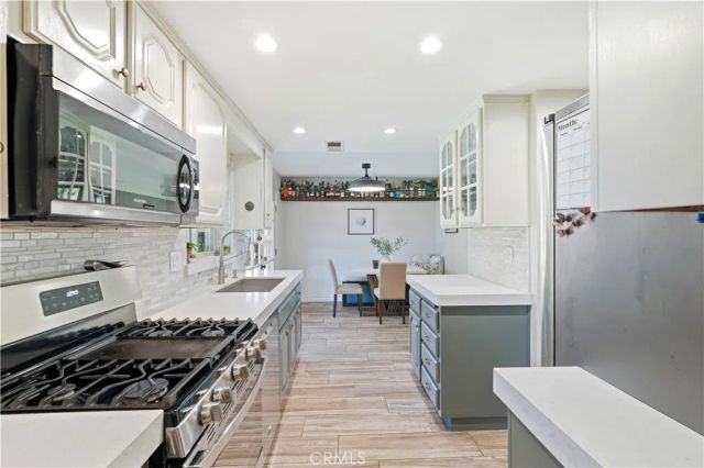 13945 Simshaw Avenue, Sylmar, CA 91342