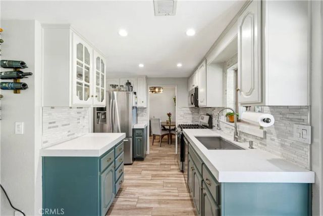 13945 Simshaw Avenue, Sylmar, CA 91342