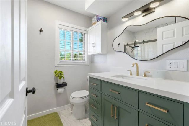 13945 Simshaw Avenue, Sylmar, CA 91342