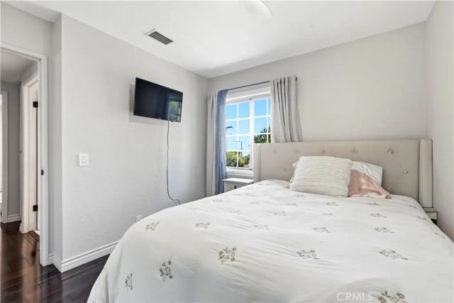 13945 Simshaw Avenue, Sylmar, CA 91342