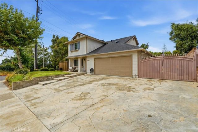 13945 Simshaw Avenue, Sylmar, CA 91342