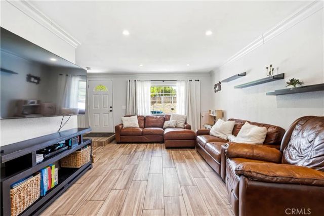 13945 Simshaw Avenue, Sylmar, CA 91342