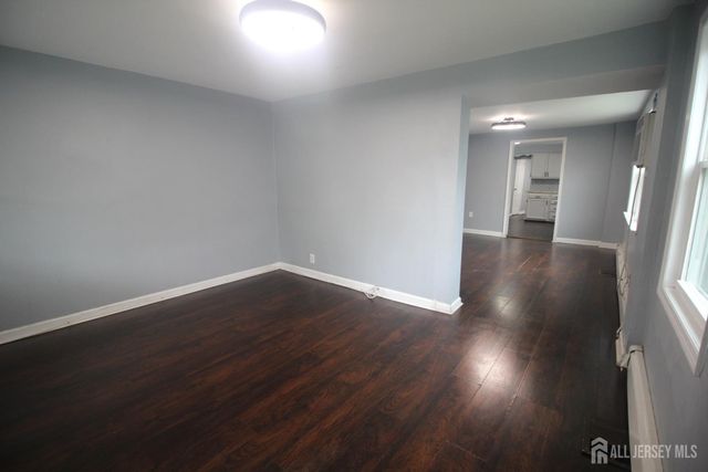 825 W 2nd Street, Florence, NJ 08518