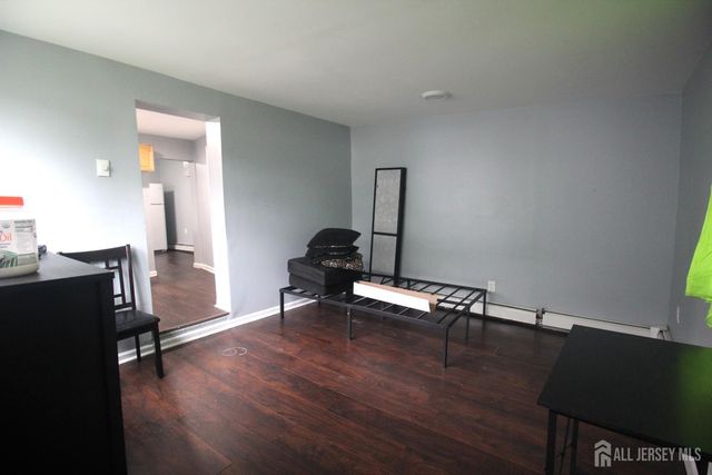 825 W 2nd Street, Florence, NJ 08518