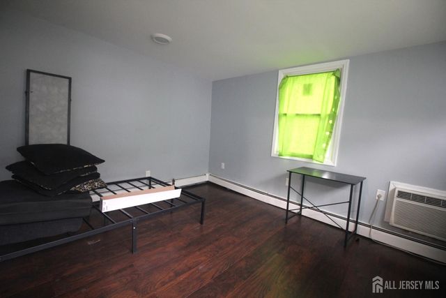 825 W 2nd Street, Florence, NJ 08518