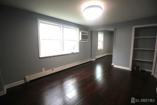 825 W 2nd Street, Florence, NJ 08518