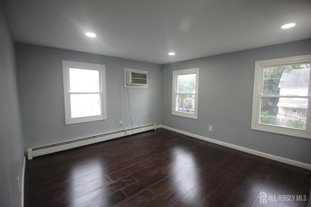825 W 2nd Street, Florence, NJ 08518
