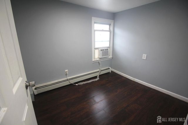 825 W 2nd Street, Florence, NJ 08518