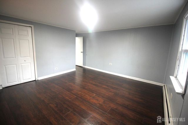 825 W 2nd Street, Florence, NJ 08518