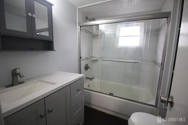 825 W 2nd Street, Florence, NJ 08518
