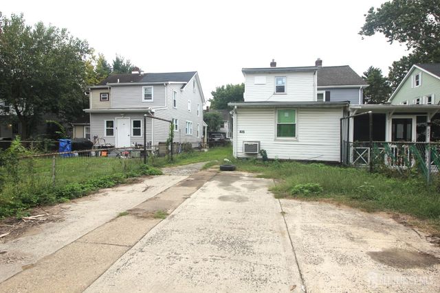 825 W 2nd Street, Florence, NJ 08518