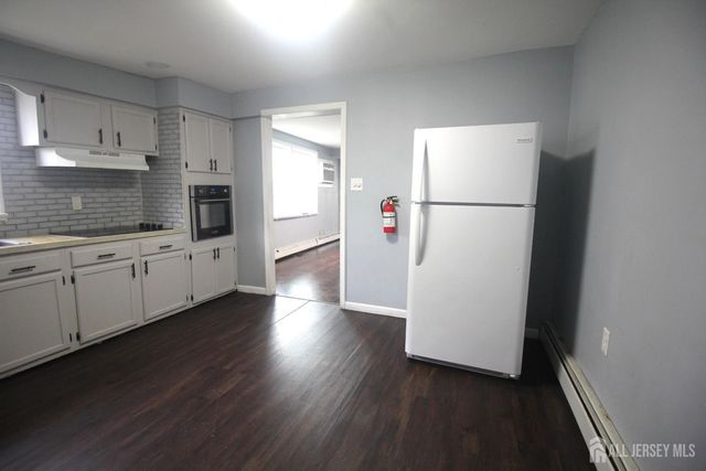 825 W 2nd Street, Florence, NJ 08518