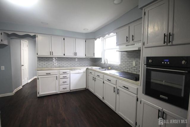 825 W 2nd Street, Florence, NJ 08518