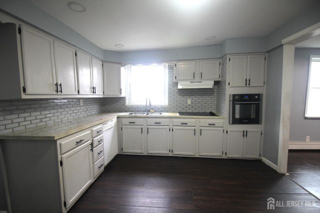 825 W 2nd Street, Florence, NJ 08518