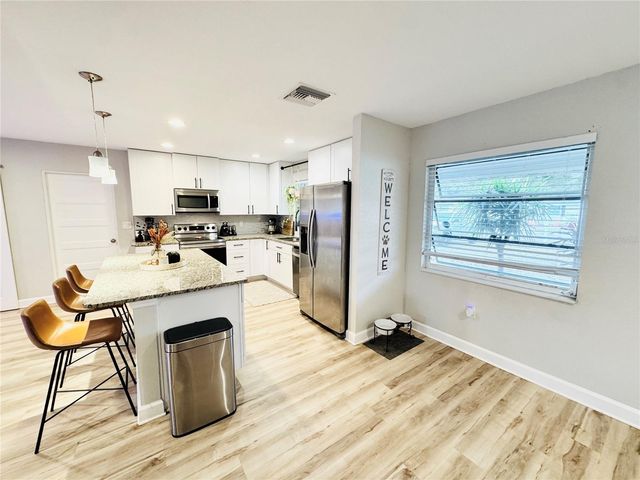 6821 ANCHOR WAY, Sarasota, FL 34231