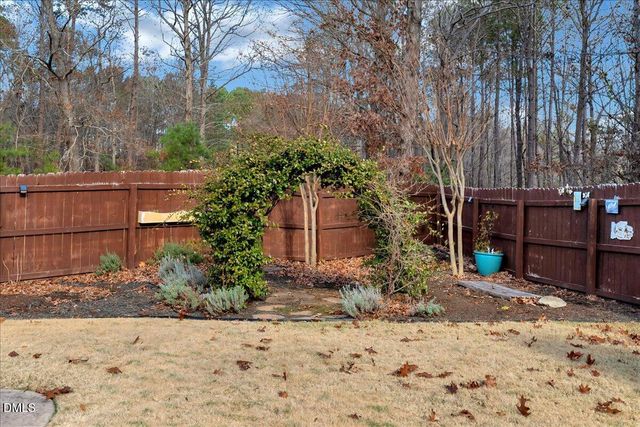 812 Winding Oak Way, Clayton, NC 27527