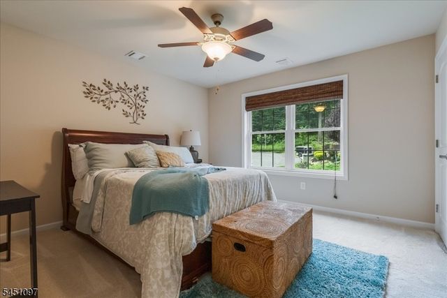 6 Jared Pl, Mount Olive Twp., NJ 07828
