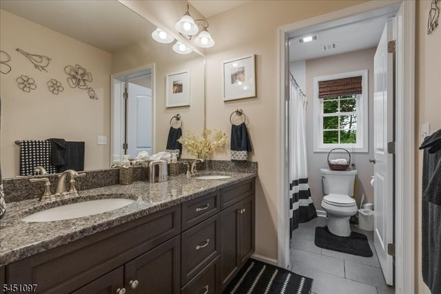 6 Jared Pl, Mount Olive Twp., NJ 07828