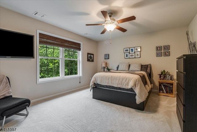 6 Jared Pl, Mount Olive Twp., NJ 07828