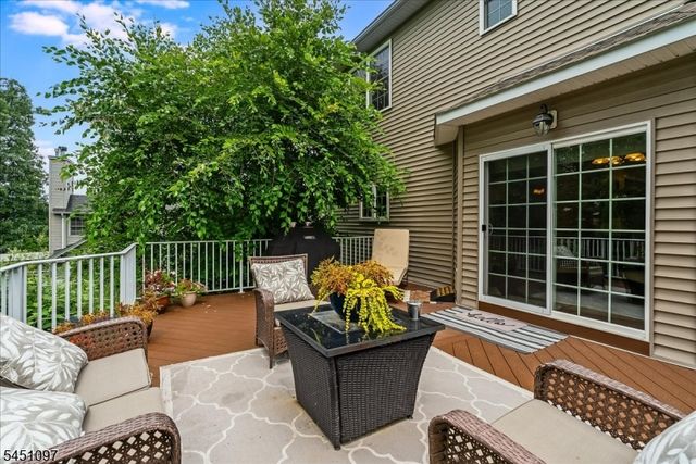 6 Jared Pl, Mount Olive Twp., NJ 07828