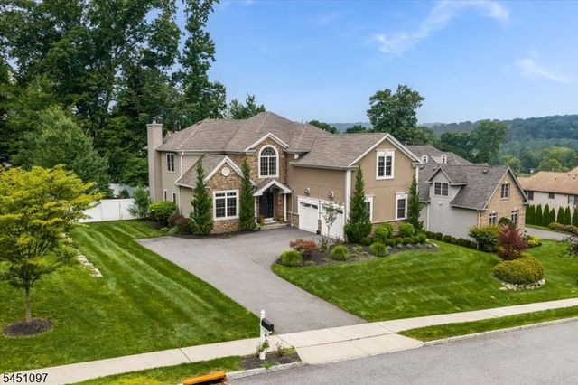 6 Jared Pl, Mount Olive Twp., NJ 07828