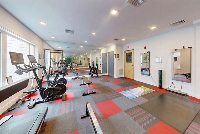 287 Maverick St 402, Boston, MA 02128