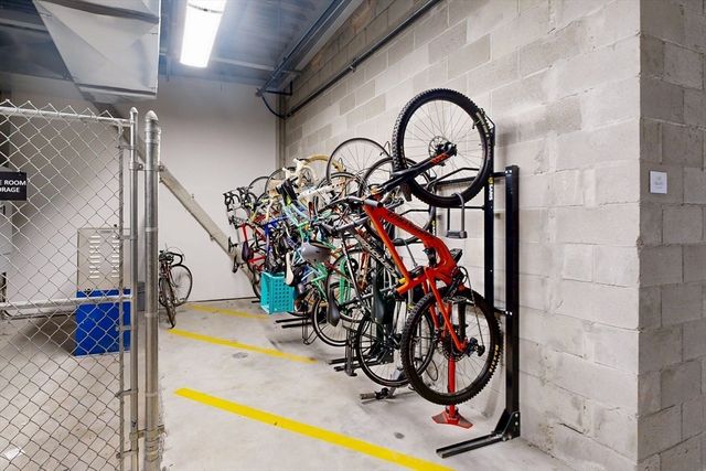 287 Maverick St 402, Boston, MA 02128