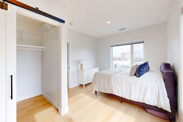 287 Maverick St 402, Boston, MA 02128