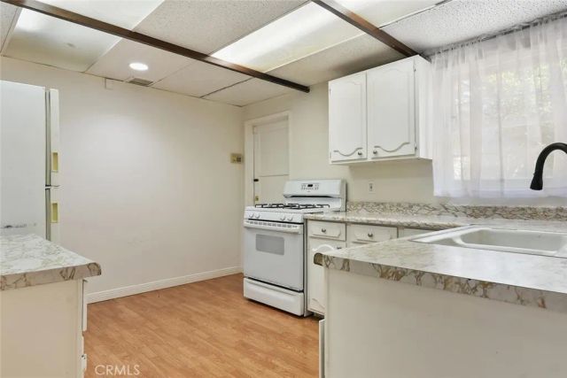 5136 Noble Ave, Sherman Oaks, CA 91403