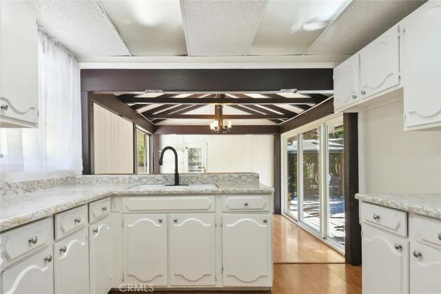 5136 Noble Ave, Sherman Oaks, CA 91403