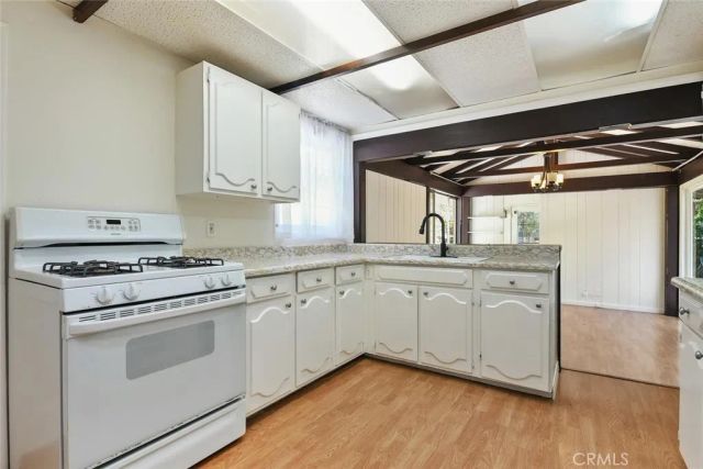 5136 Noble Ave, Sherman Oaks, CA 91403