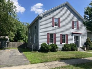55 Mandalay Rd, Springfield, MA 01118