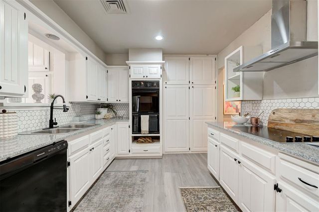 12136 Thorn Ridge Road, Oklahoma City, OK 73120