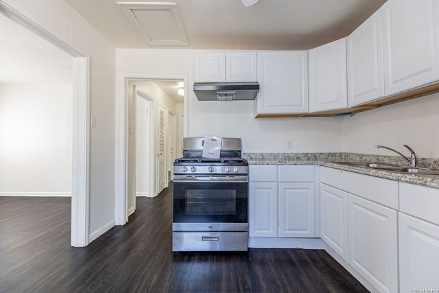 534 WALTON AVE, San Antonio, TX 78225